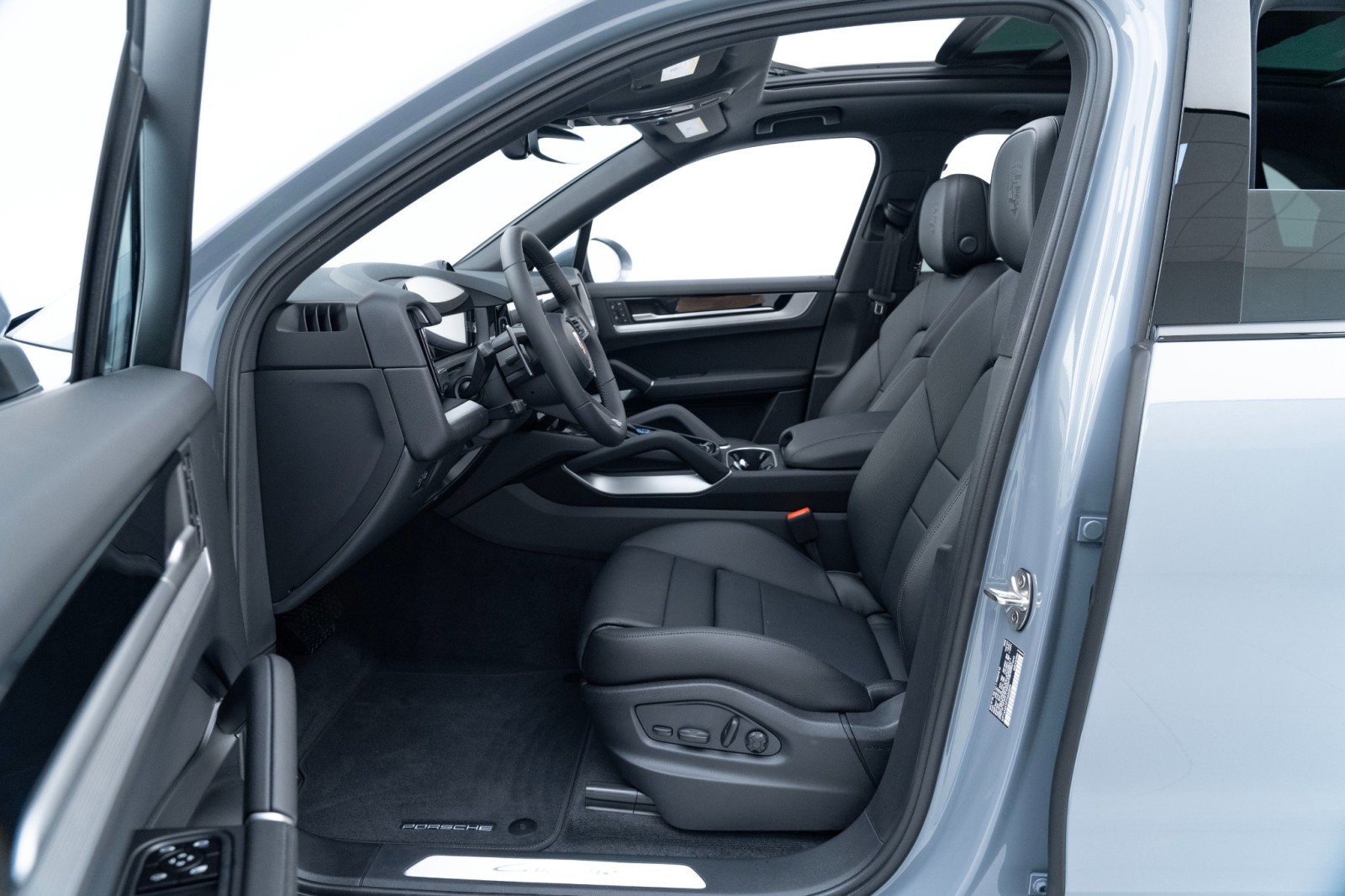 New 2026 Porsche Cayenne image 17