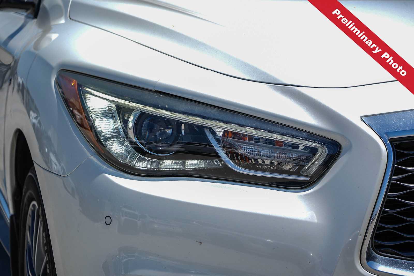 Used 2019 INFINITI QX60 Luxe w/ Sensory Package AWD/4WD image 4