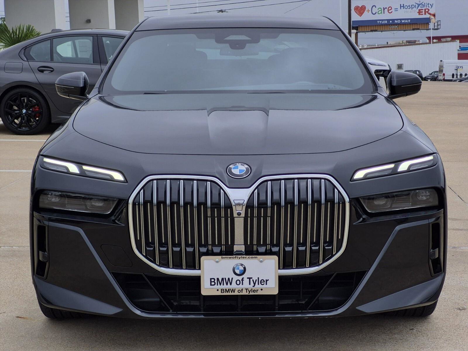 Certified 2024 BMW 740i RWD image 2