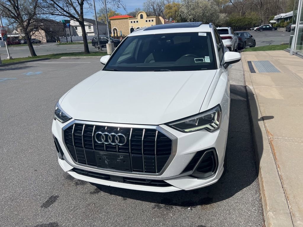 Used 2021 Audi Q3 2.0T Premium Plus w/ Premium Plus Package image 39