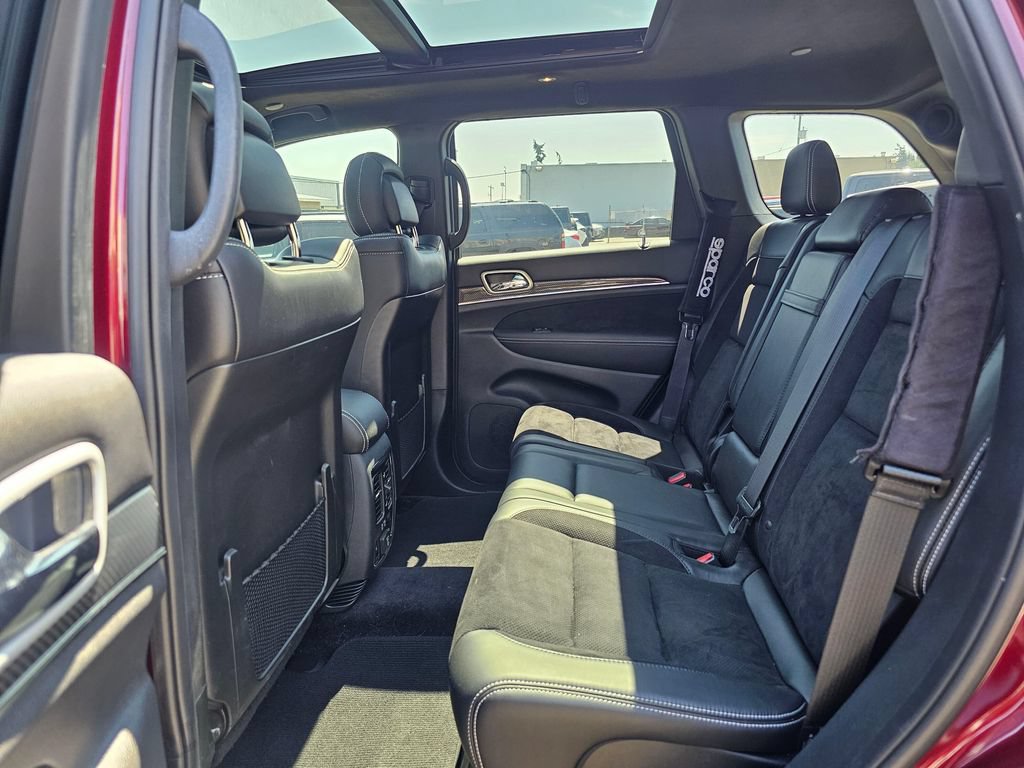 Used 2018 Jeep Grand Cherokee SRT w/ Trailer Tow Group IV AWD/4WD image 17