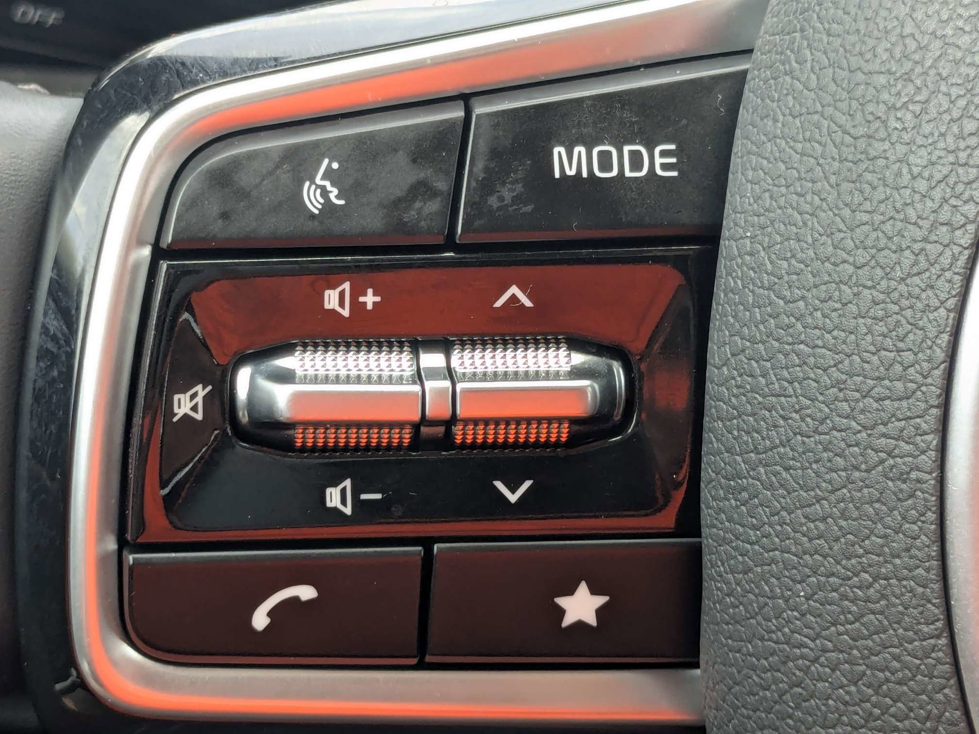 Certified 2025 Kia Sorento S AWD/4WD image 31