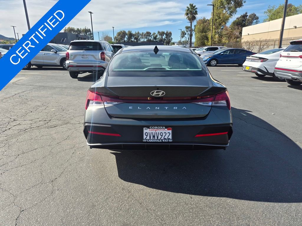 Used 2025 Hyundai Elantra SE image 6