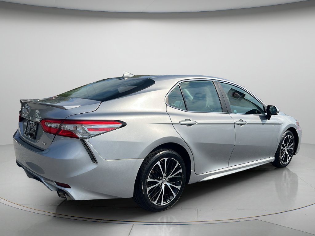 Used 2019 Toyota Camry SE w/ Convenience Package FWD image 7