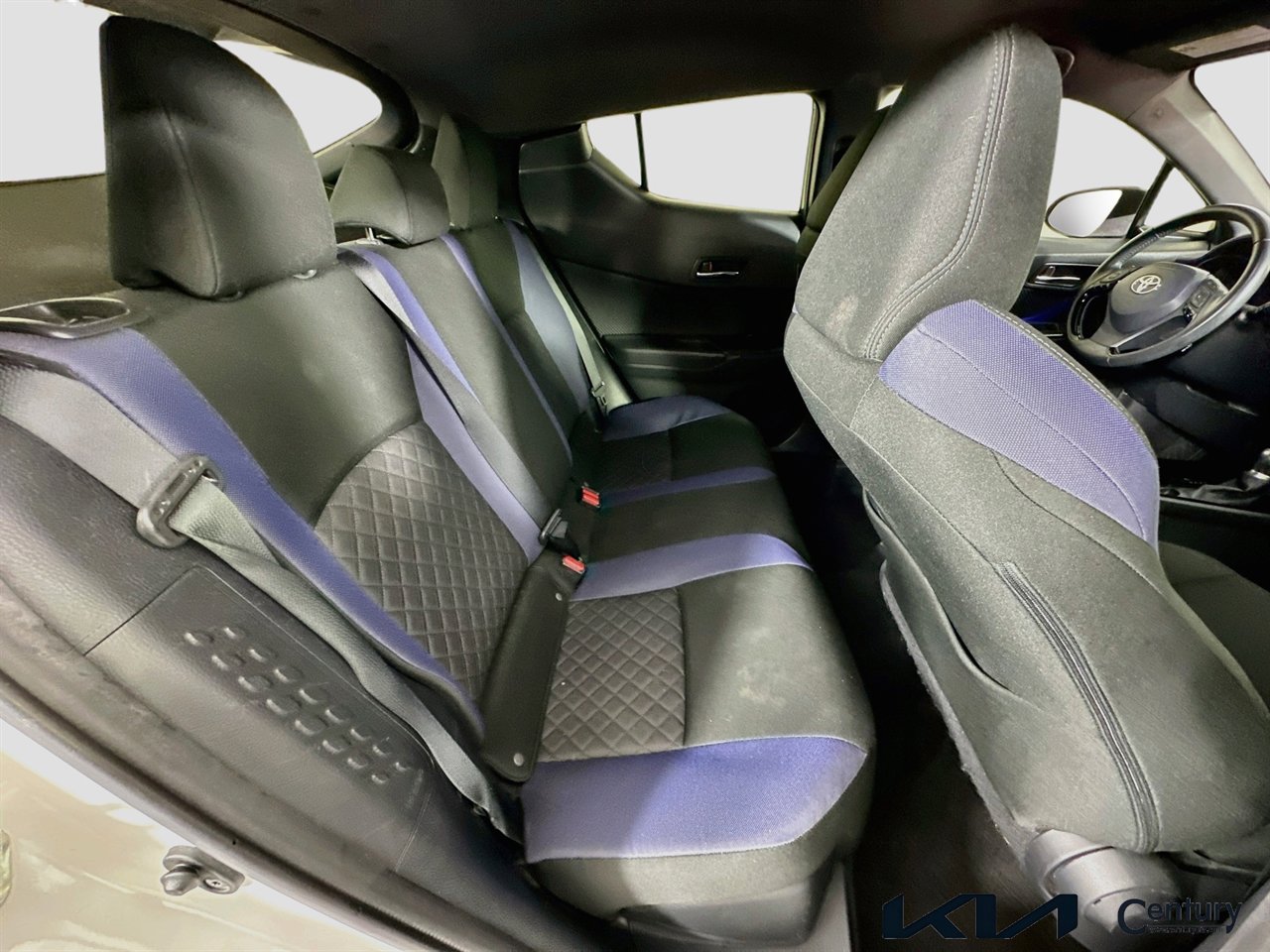 Used 2020 Toyota C-HR XLE image 24