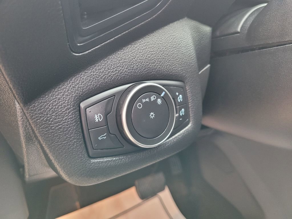 Used 2019 Ford Escape SEL image 22