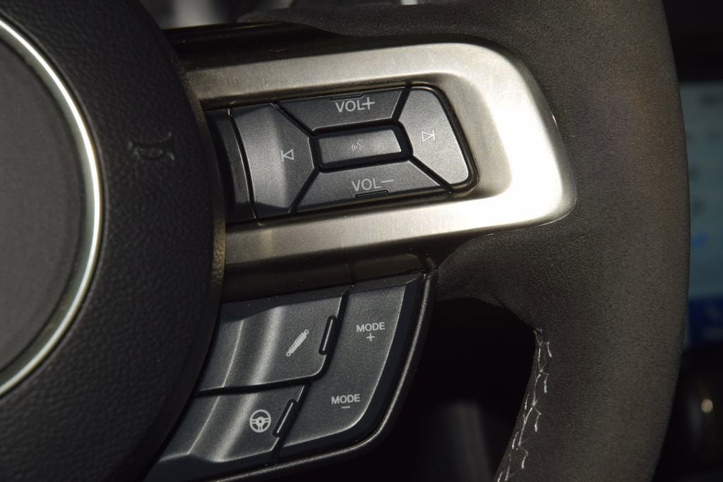 Used 2020 Ford Mustang Shelby GT350 w/ Technology Package RWD image 38