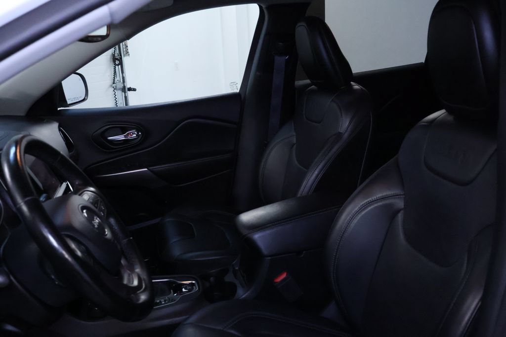 Used 2021 Jeep Cherokee Limited w/ Elite Package AWD/4WD image 16
