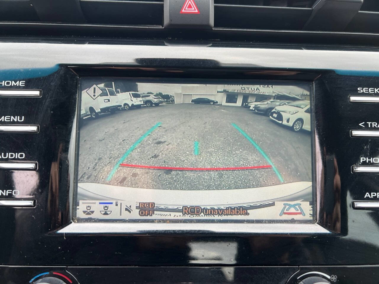 Used 2018 Toyota Camry SE w/ Convenience Package FWD image 18