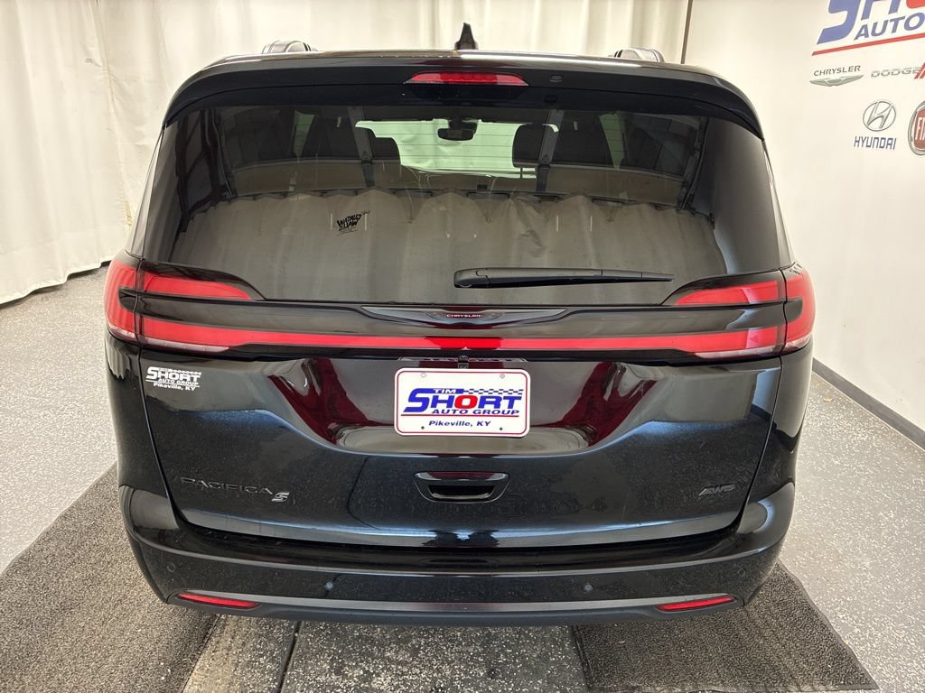 New 2026 Chrysler Pacifica Select w/ S Appearance Package AWD/4WD image 5