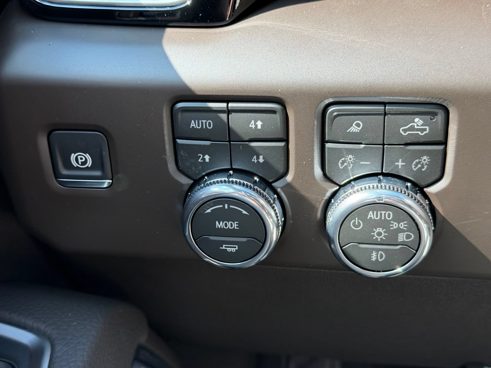 New 2026 GMC Sierra 3500 Denali w/ Denali Reserve Package AWD/4WD image 12