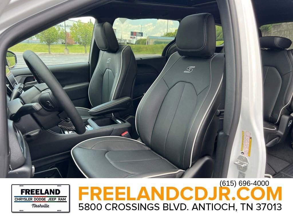 New 2026 Chrysler Pacifica Limited w/ S Appearance Package image 21