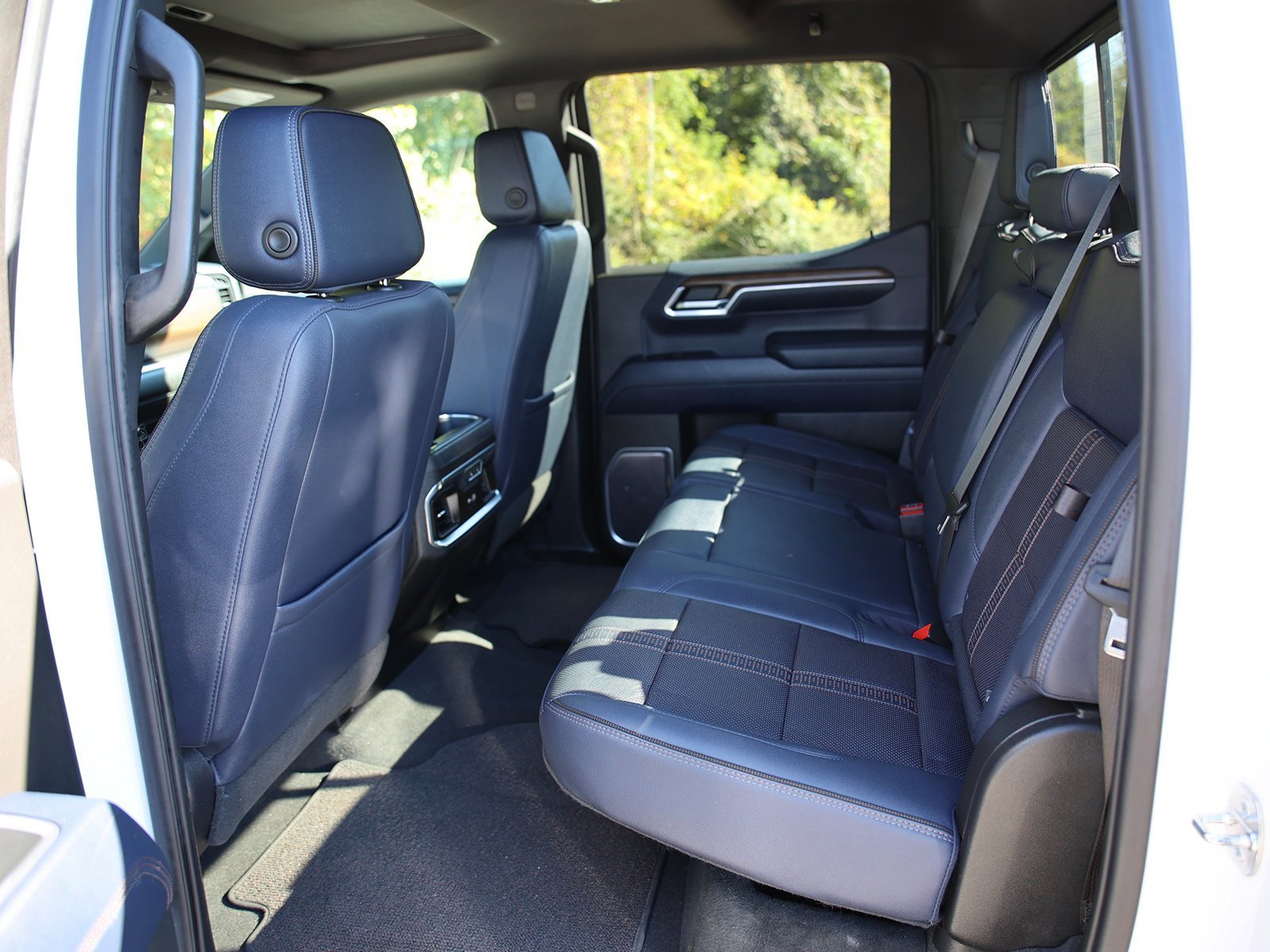 Certified 2023 Chevrolet Silverado 1500 High Country w/ Z71 Off-Road Package image 24