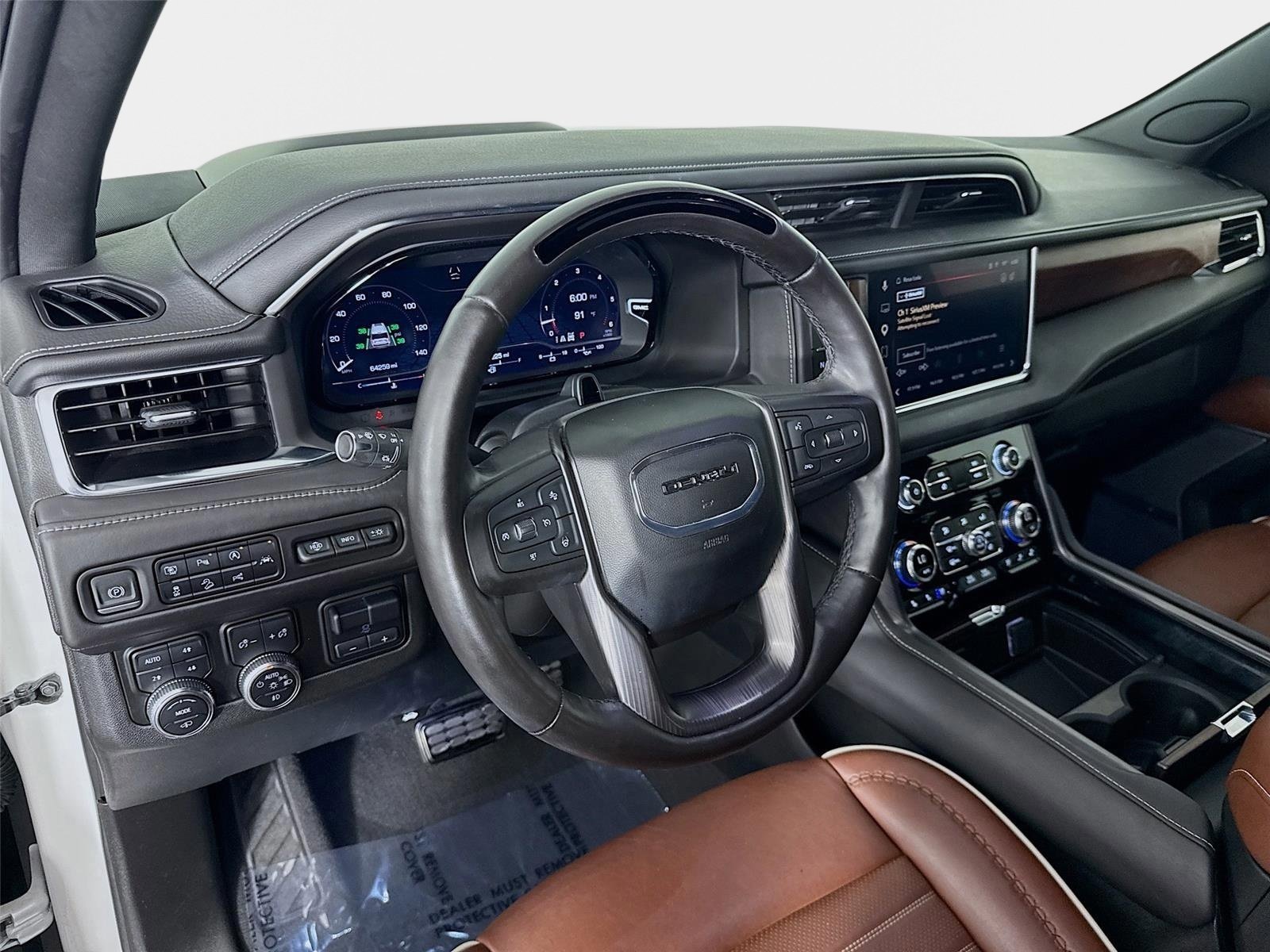 Used 2023 GMC Yukon XL Denali Ultimate w/ LPO, Floor Liner Package AWD/4WD image 9