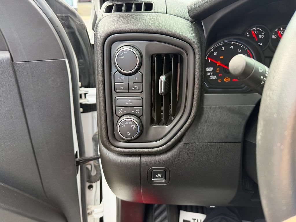Used 2021 Chevrolet Silverado 1500 Custom AWD/4WD image 14