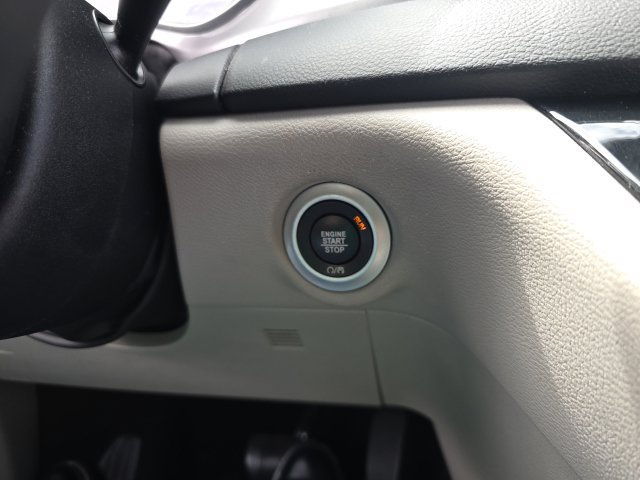Used 2023 Chrysler Pacifica Touring-L FWD image 23
