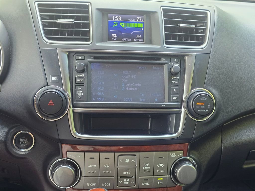 Used 2013 Toyota Highlander Limited AWD/4WD image 39