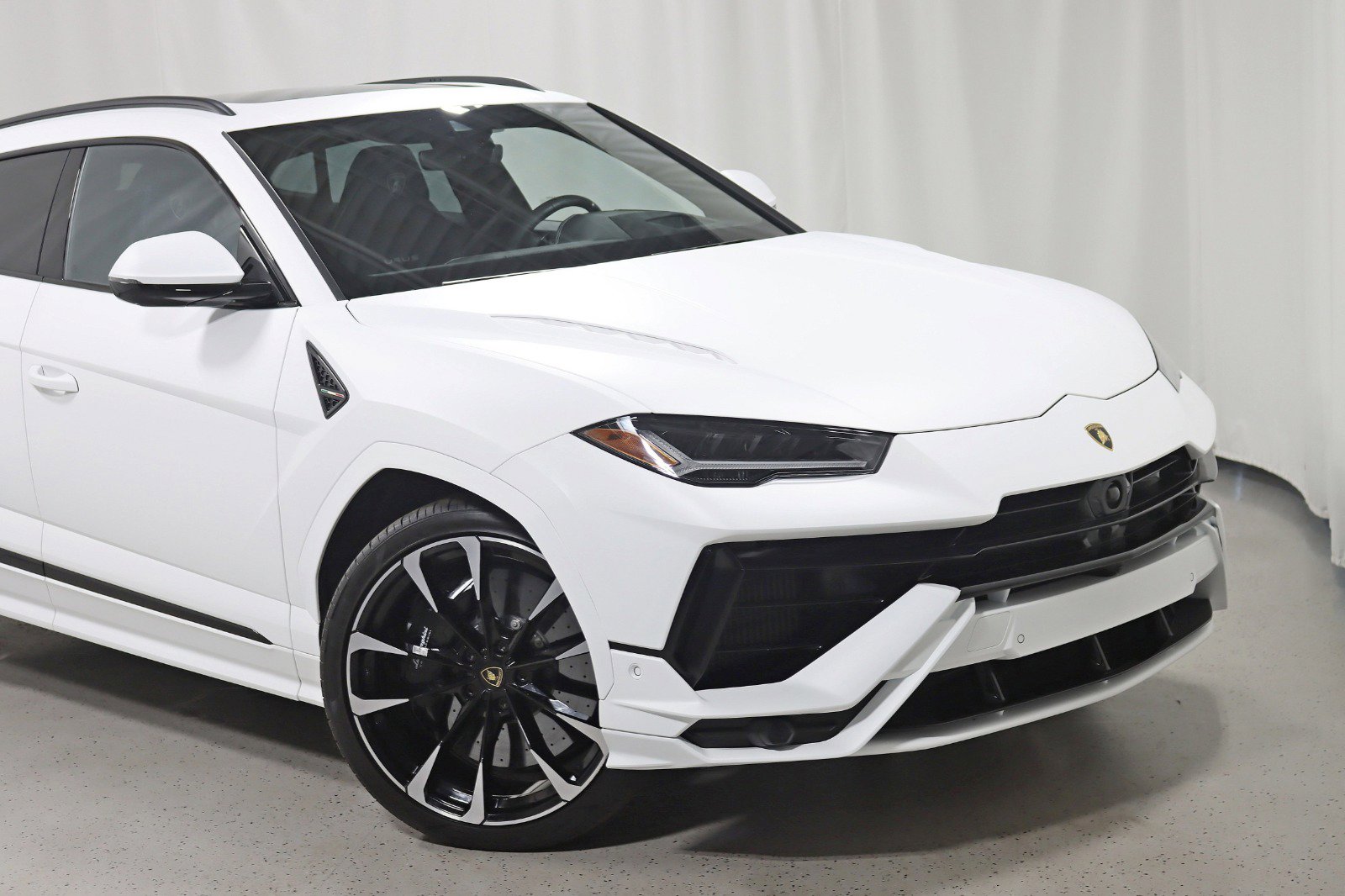 Used 2024 Lamborghini Urus S image 2