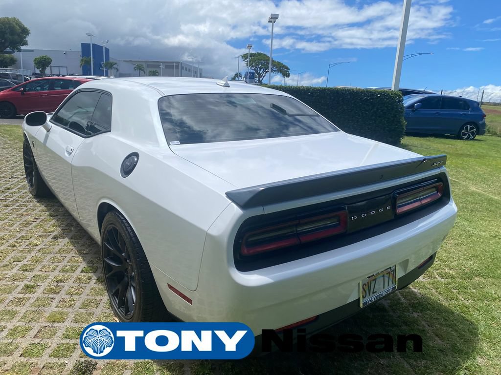 Used 2016 Dodge Challenger SRT Hellcat RWD image 5
