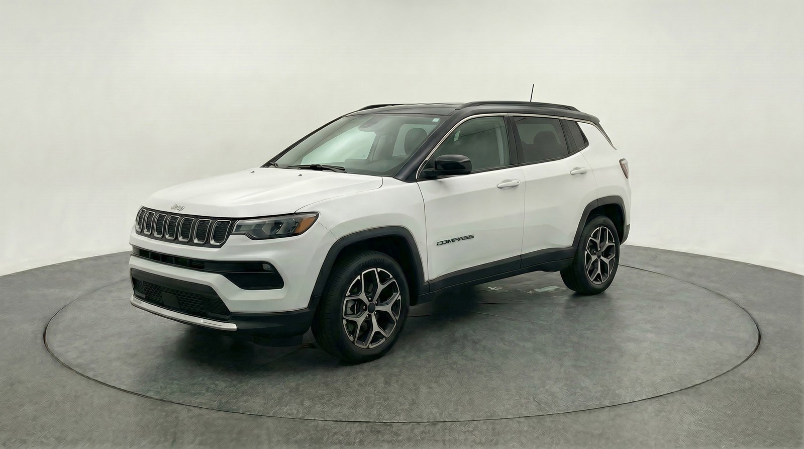 Used 2025 Jeep Compass Limited AWD/4WD image 3