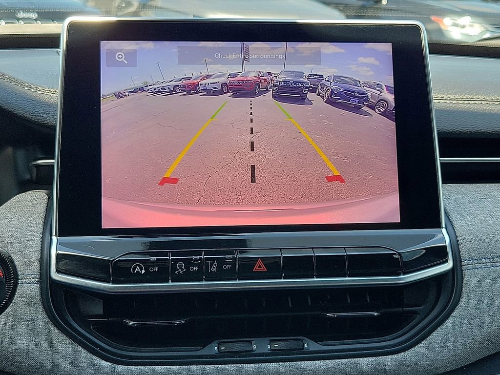 Used 2024 Jeep Compass Latitude image 16