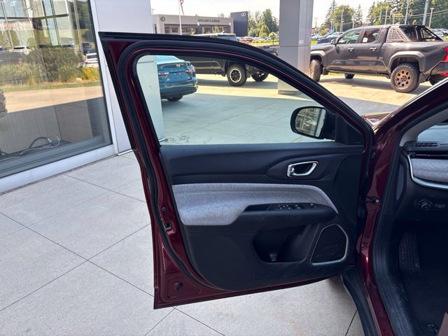 Used 2022 Jeep Compass Latitude AWD/4WD image 24