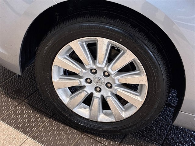 Used 2014 Toyota Sienna XLE image 9