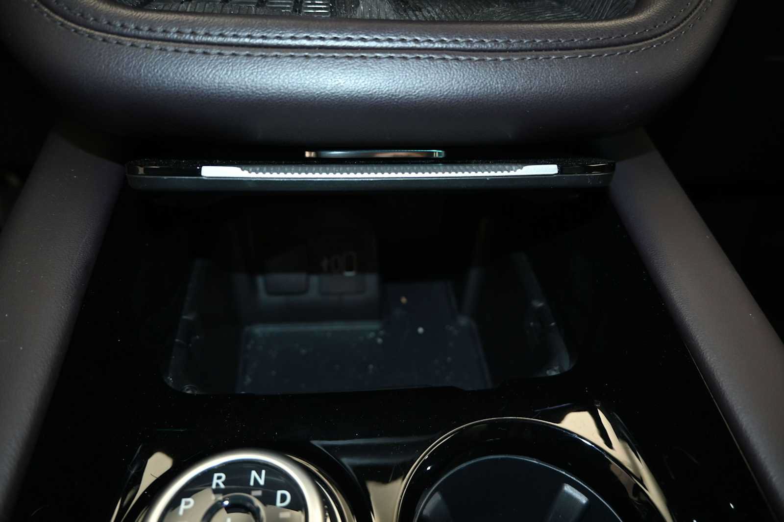 Certified 2025 Ford Explorer Platinum RWD image 9