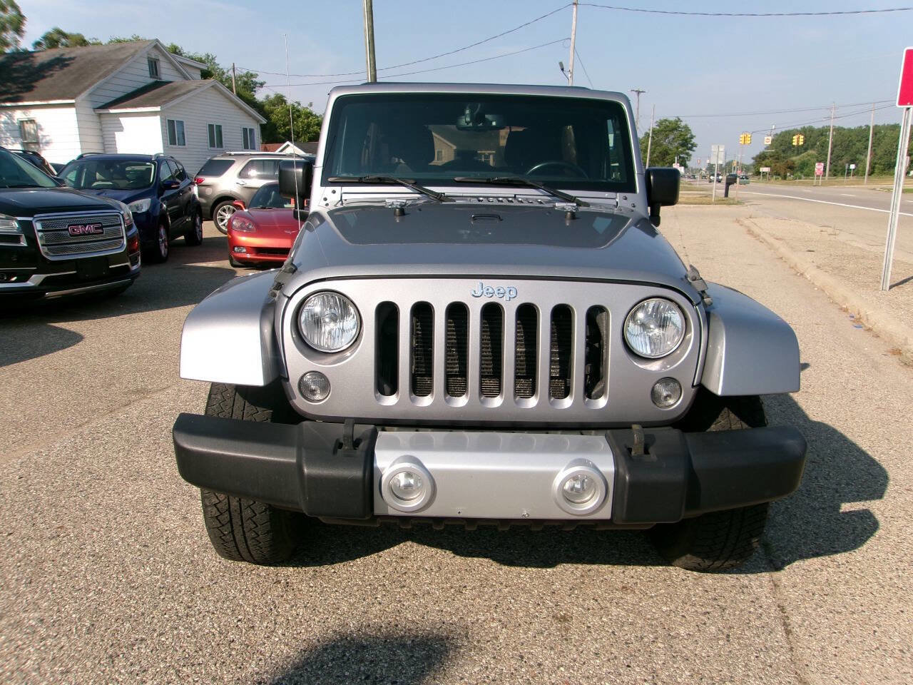 Used 2015 Jeep Wrangler Unlimited Sahara w/ Connectivity Group image 2