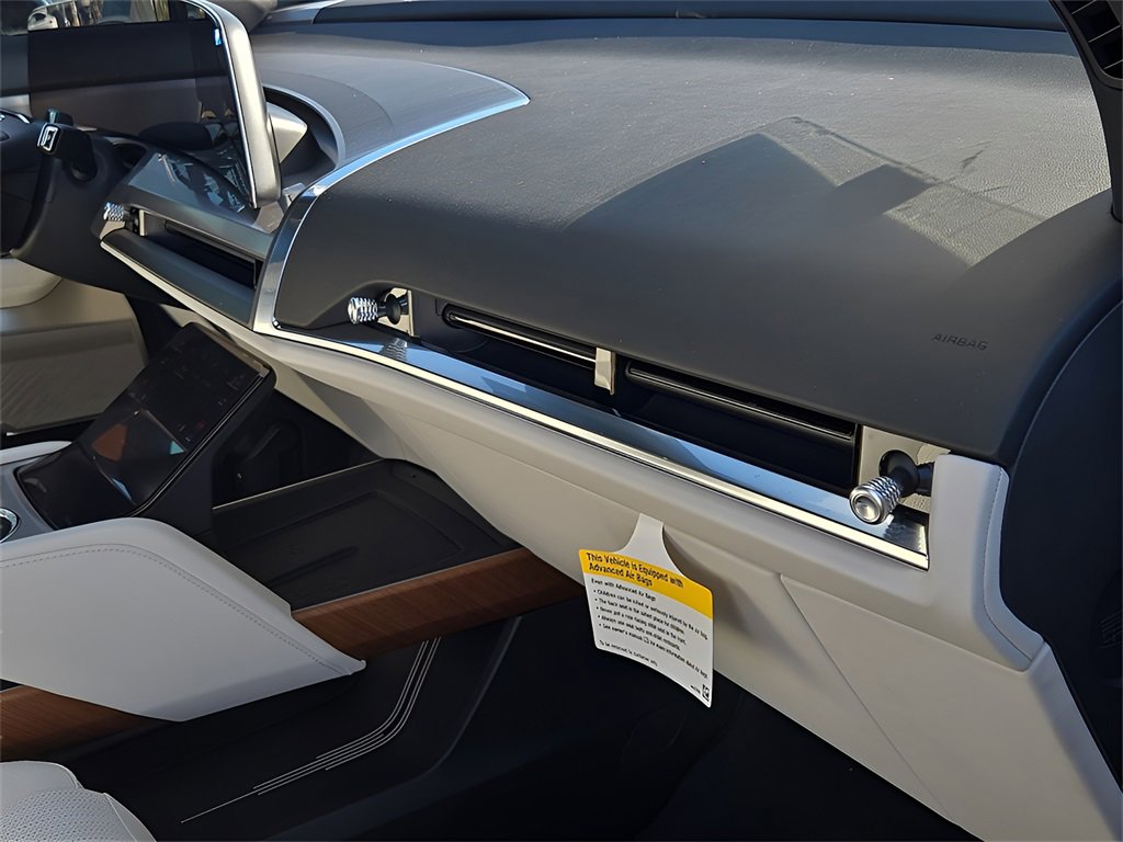 New 2026 Cadillac Vistiq Luxury image 13