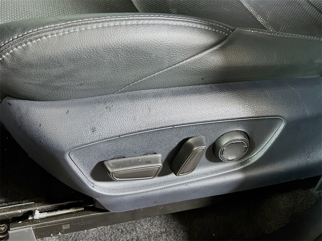 Certified 2025 Toyota Tacoma TRD Off-Road image 18