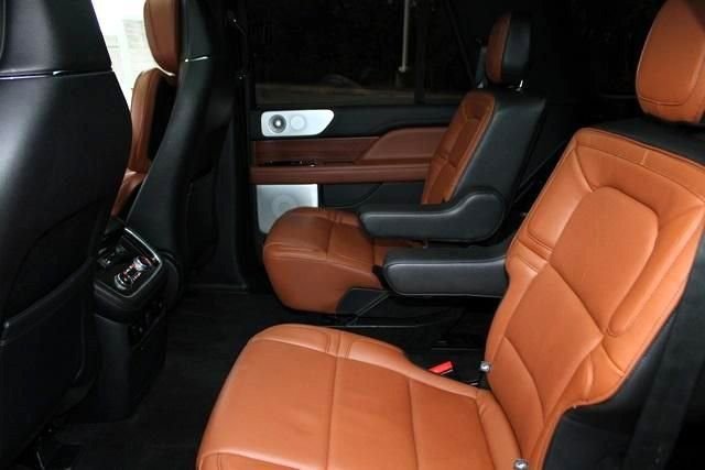 Used 2019 Lincoln Navigator L Reserve w/ Cargo Package AWD/4WD image 7