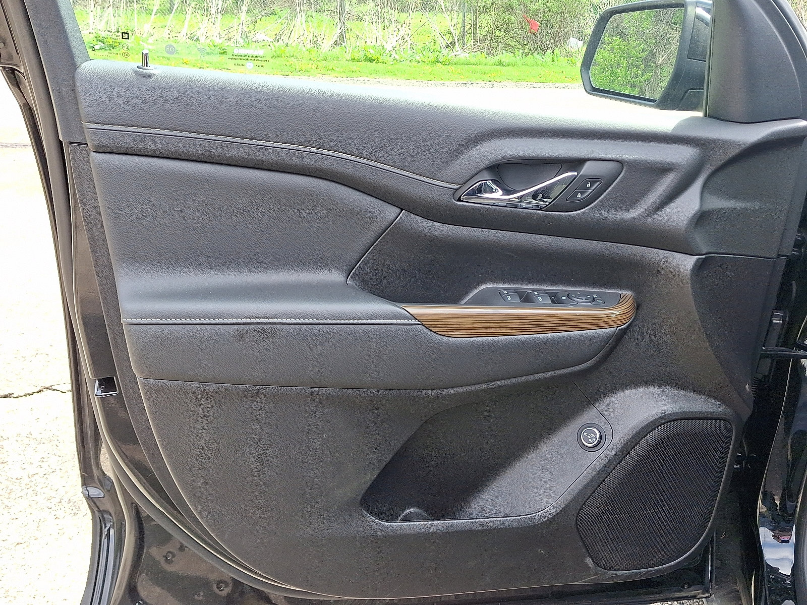 Used 2023 GMC Acadia SLE w/ Driver Convenience Package image 12