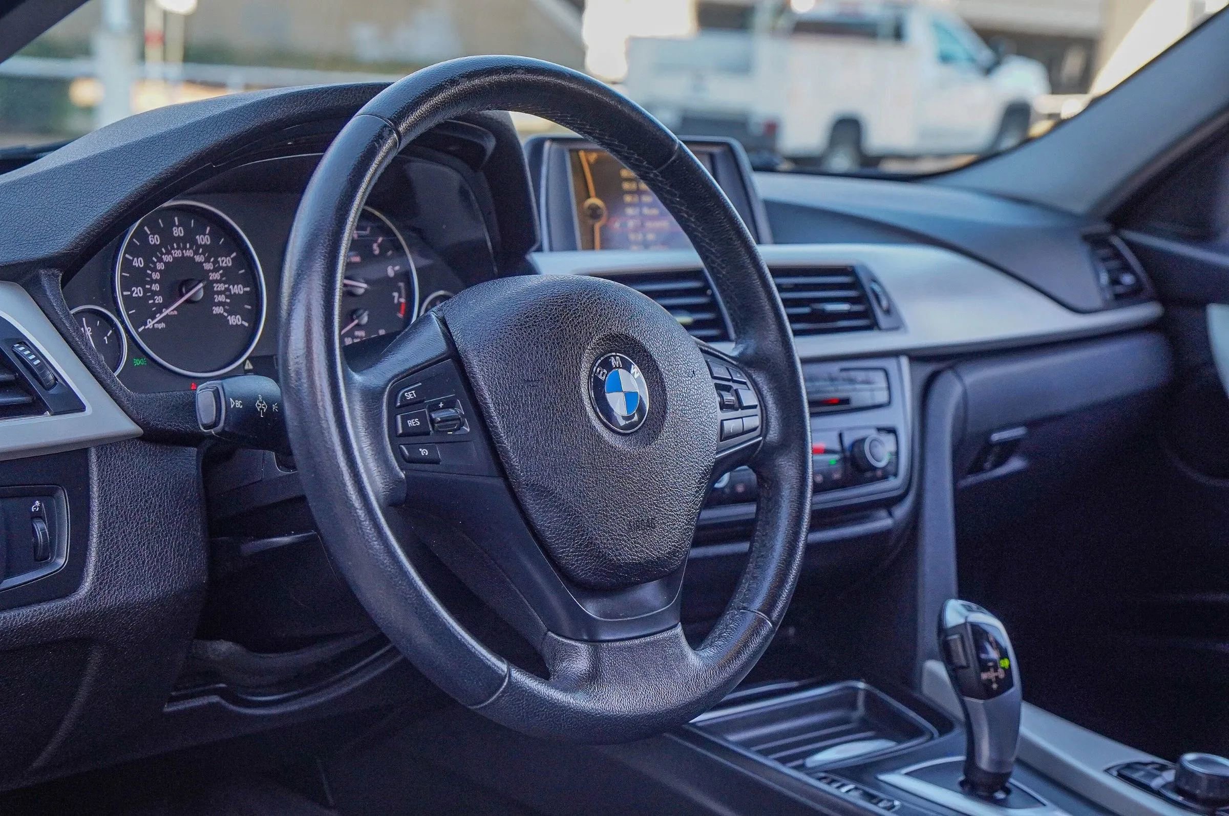 Used 2014 BMW 320i Sedan RWD image 21