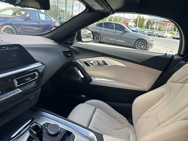 Used 2022 BMW Z4 M40i w/ Premium Package image 22