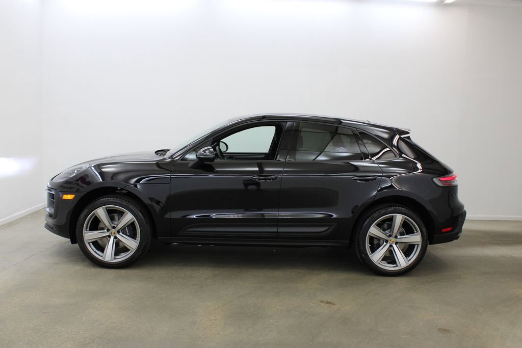 New 2026 Porsche Macan image 2