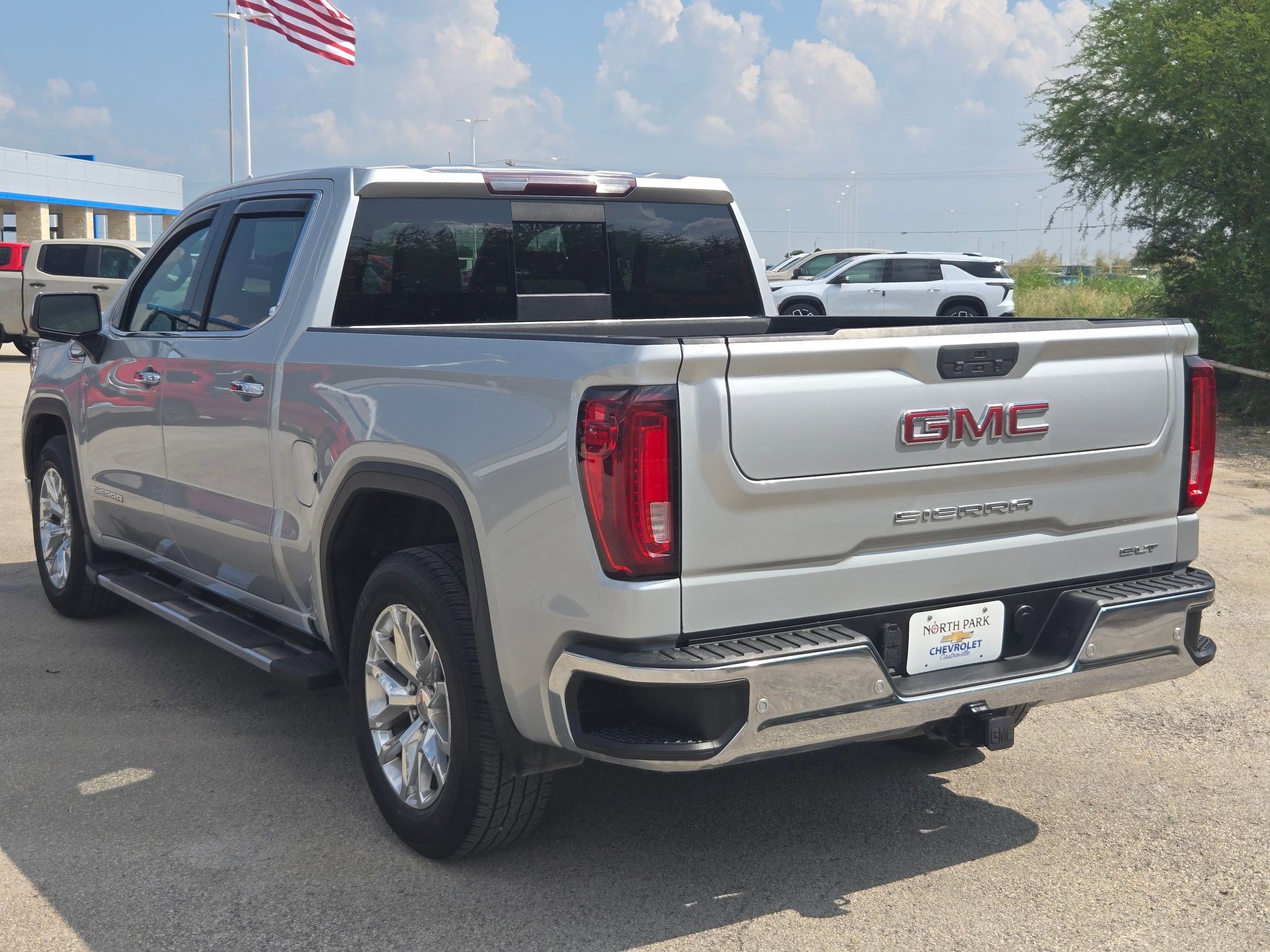 Used 2021 GMC Sierra 1500 SLT RWD image 5
