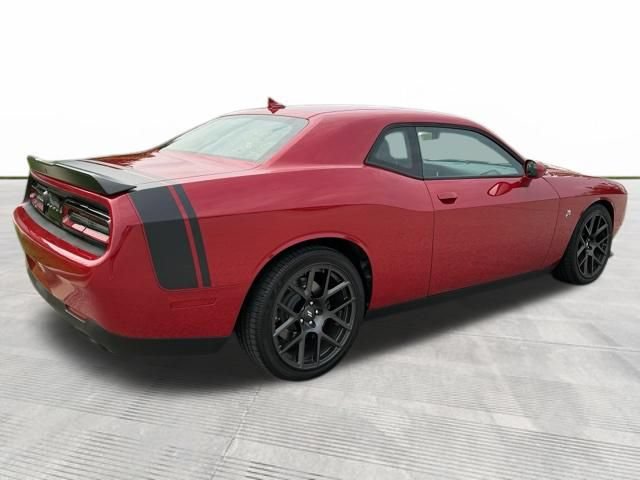 Used 2017 Dodge Challenger R/T Scat Pack RWD image 5
