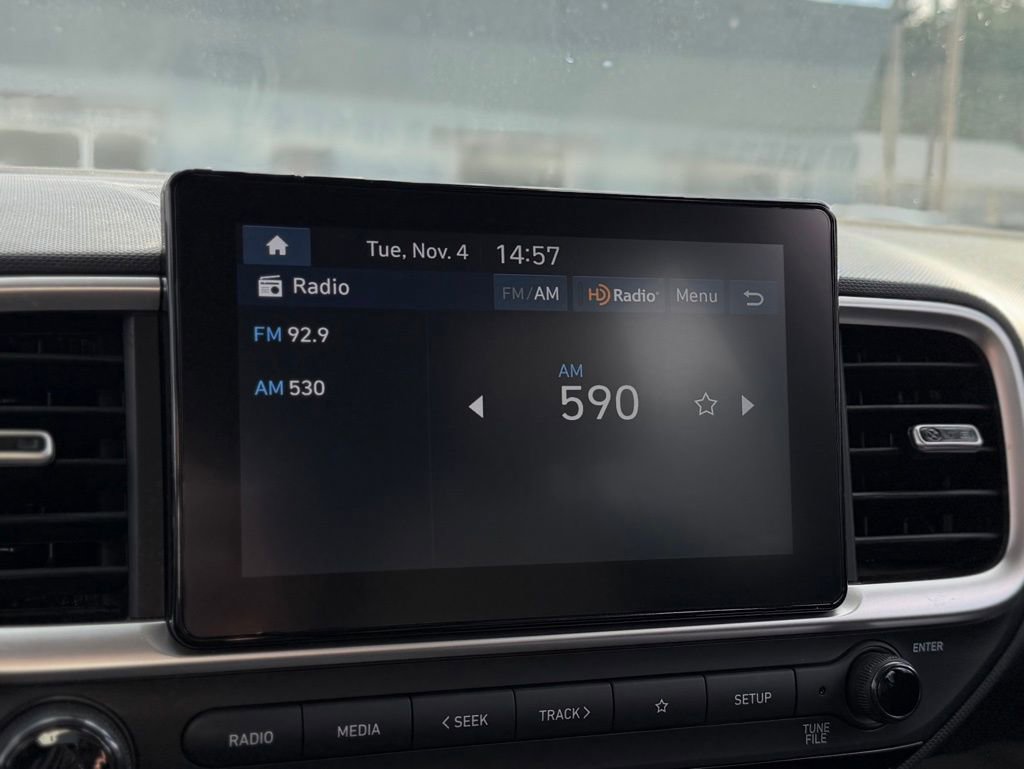 Used 2023 Hyundai Venue SE image 11