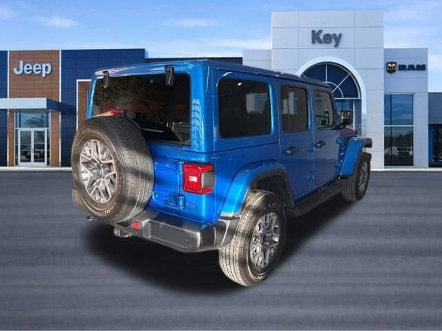 Used 2024 Jeep Wrangler Sahara w/ Technology Group image 7