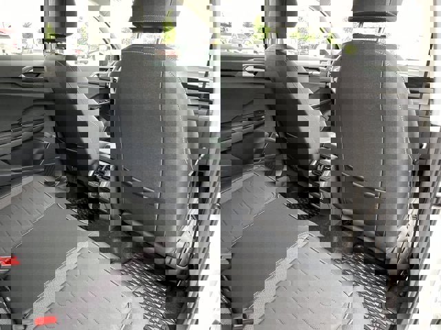 New 2025 Volkswagen Taos SE image 30