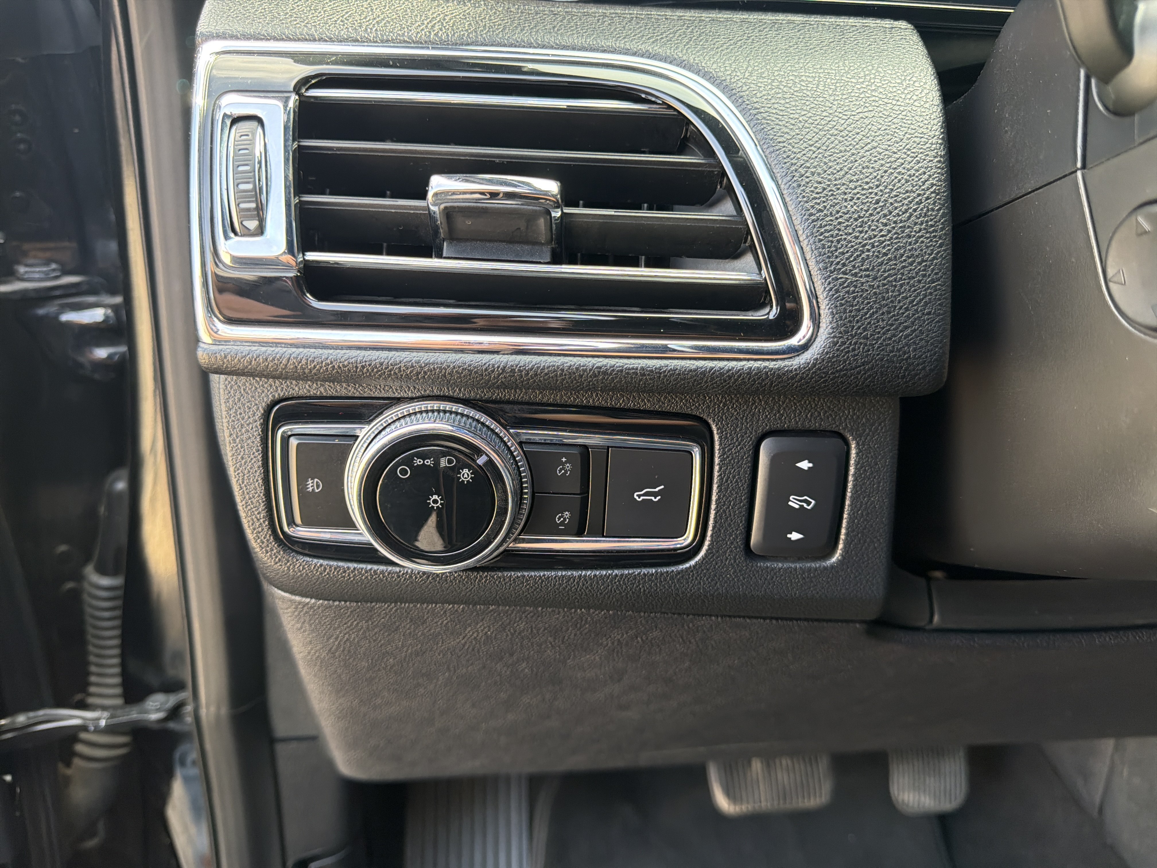 Used 2021 Lincoln Navigator Reserve RWD image 16