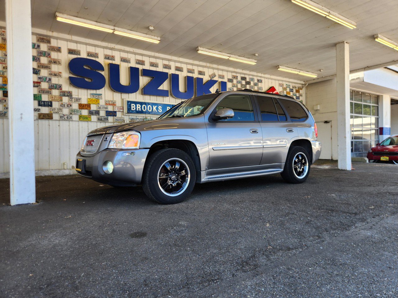 Used 2009 GMC Envoy Denali w/ Sun And 6-Disc Cd Package AWD/4WD image 18