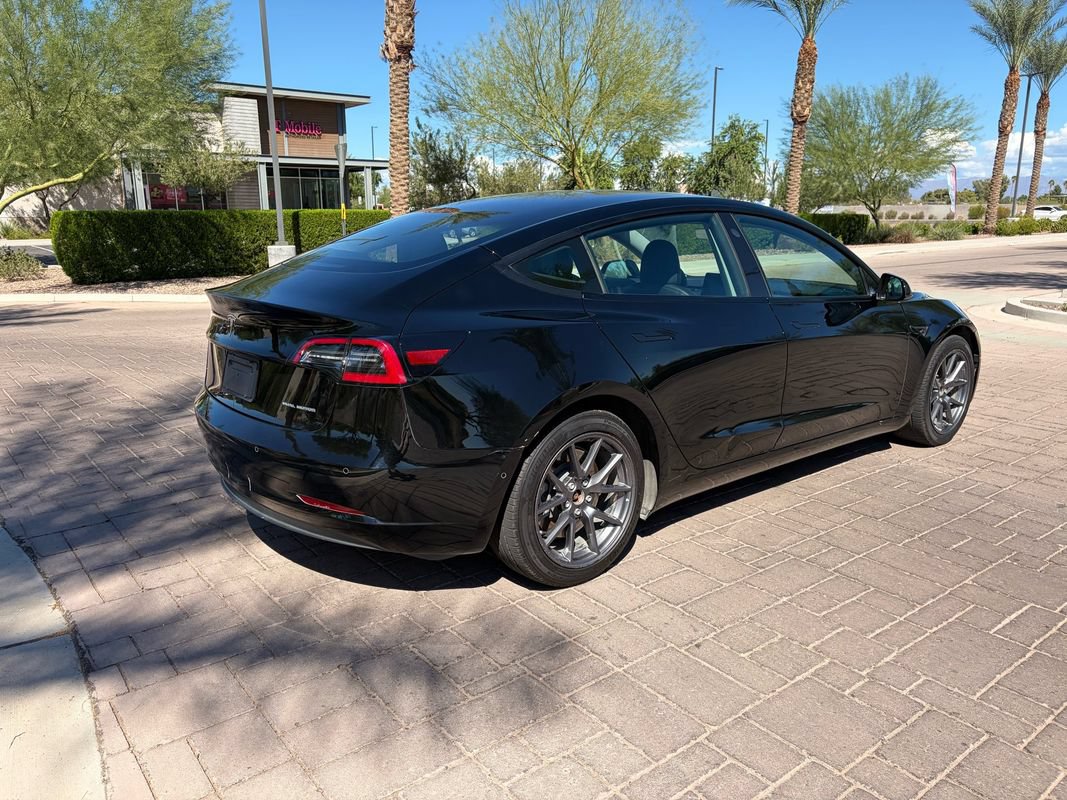 Used 2022 Tesla Model 3 Long Range AWD/4WD image 3