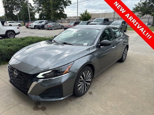 Used 2024 Nissan Altima 2.5 SV