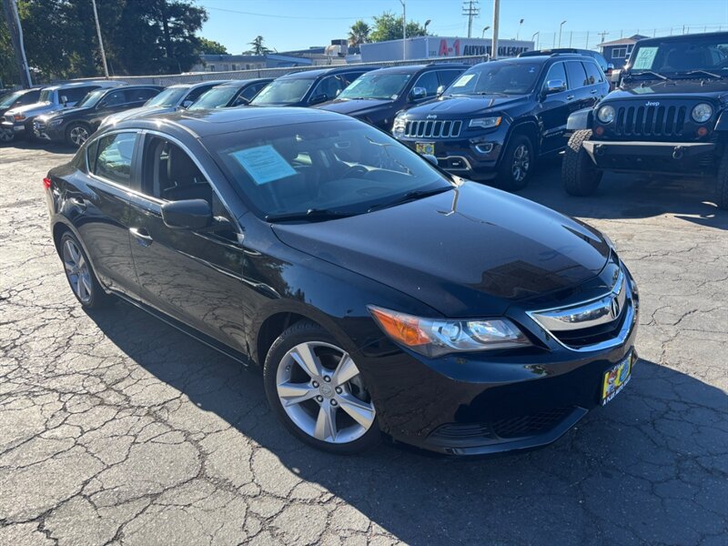 Used 2015 Acura ILX FWD image 2