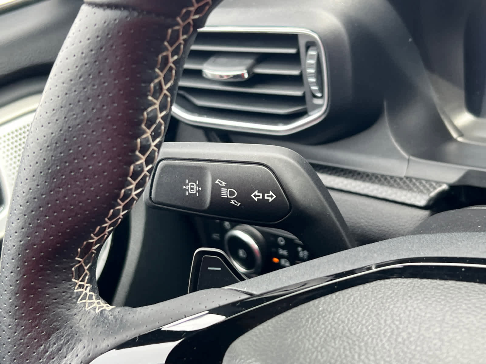 Used 2023 Ford Explorer ST w/ Equipment Group 401A AWD/4WD image 19