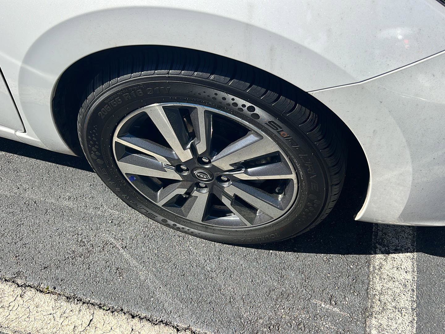 Used 2025 Nissan Versa SV image 5