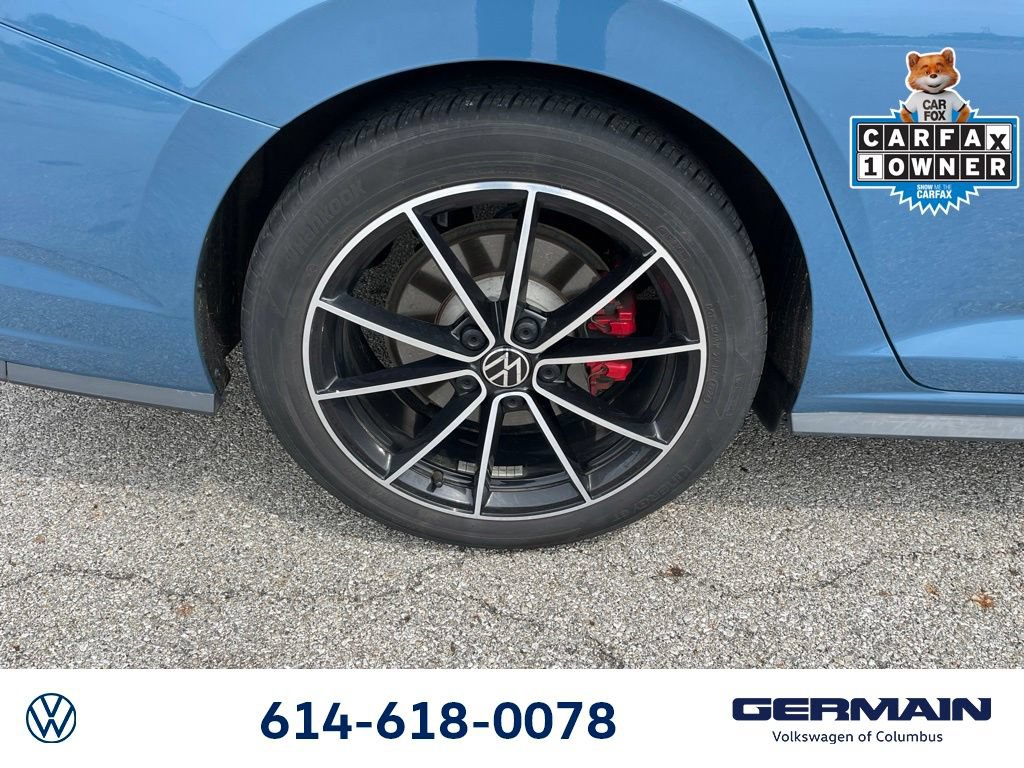 Used 2025 Volkswagen Jetta GLI Autobahn FWD image 14