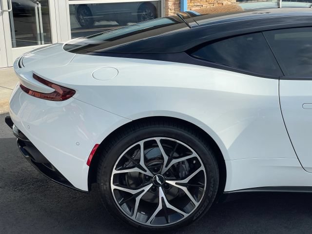 Used 2017 Aston Martin DB11 V12 RWD image 19